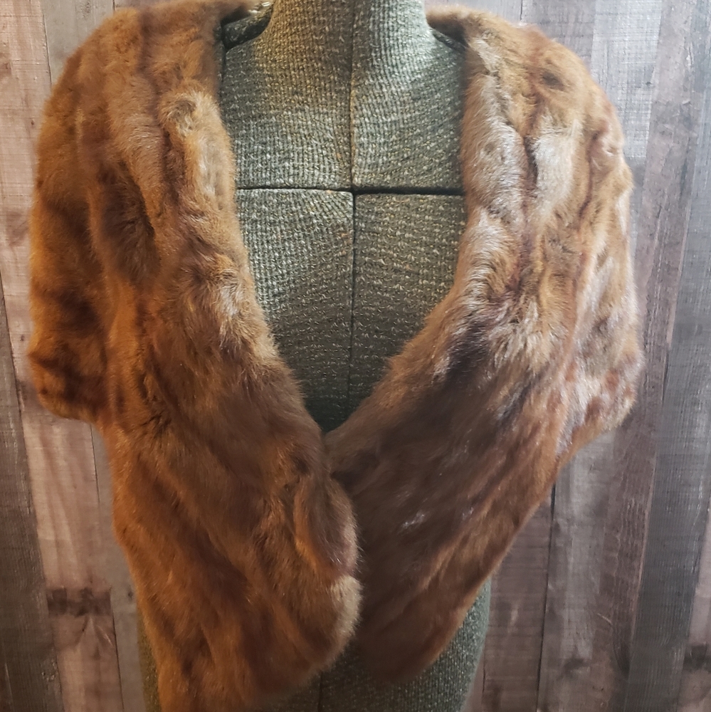 Rare Vintage Hens & Kelly Lined Mink Stole